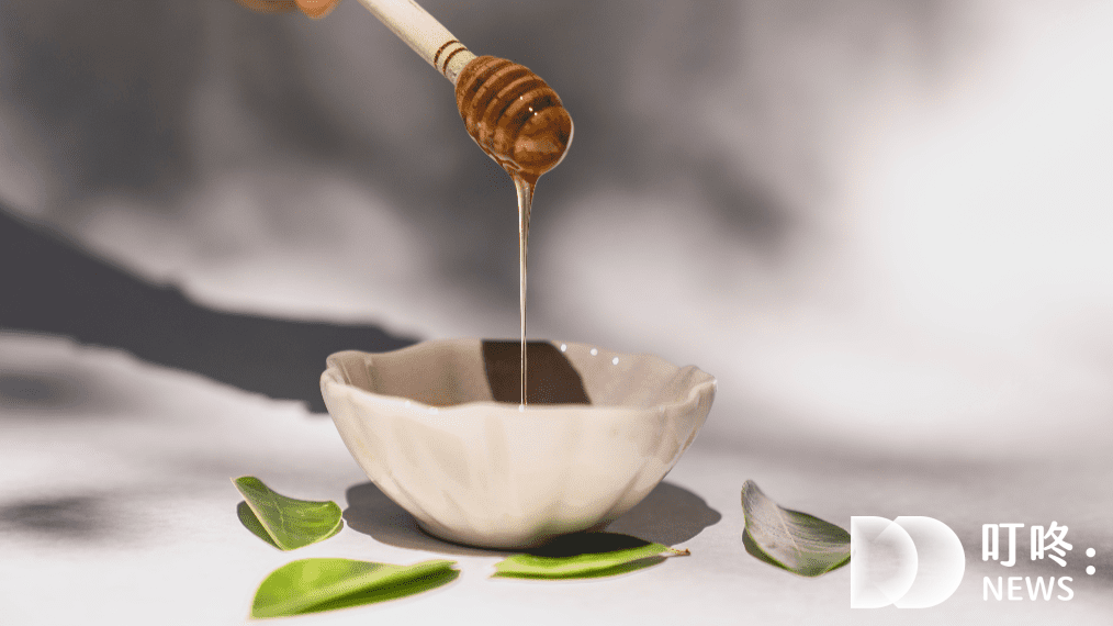 【蜂膠推薦】5大蜂膠功效與4個蜂膠禁忌注意,蜂膠怎麼吃?蜂王膠又是什麼?有副作用嗎?能治療喉嚨痛嗎? 4個蜂膠禁忌