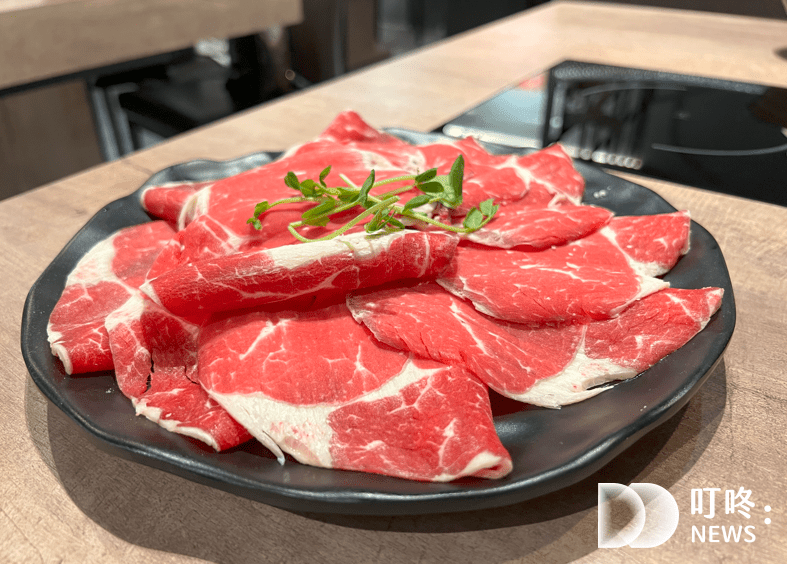 沐澤鍋物|開箱東區火鍋,石頭火鍋、海鮮痛風鍋、酸菜白肉、麻辣鍋、藥膳鍋等8種湯底 (味道仍有改善空間,詳見內文) 就在微風廣場和遠東SOGO附近,忠孝復興敦化捷運站 台北大安區東區火鍋 忠孝復興忠孝敦化SODO微風廣場附近的餐廳美食 沐澤鍋物