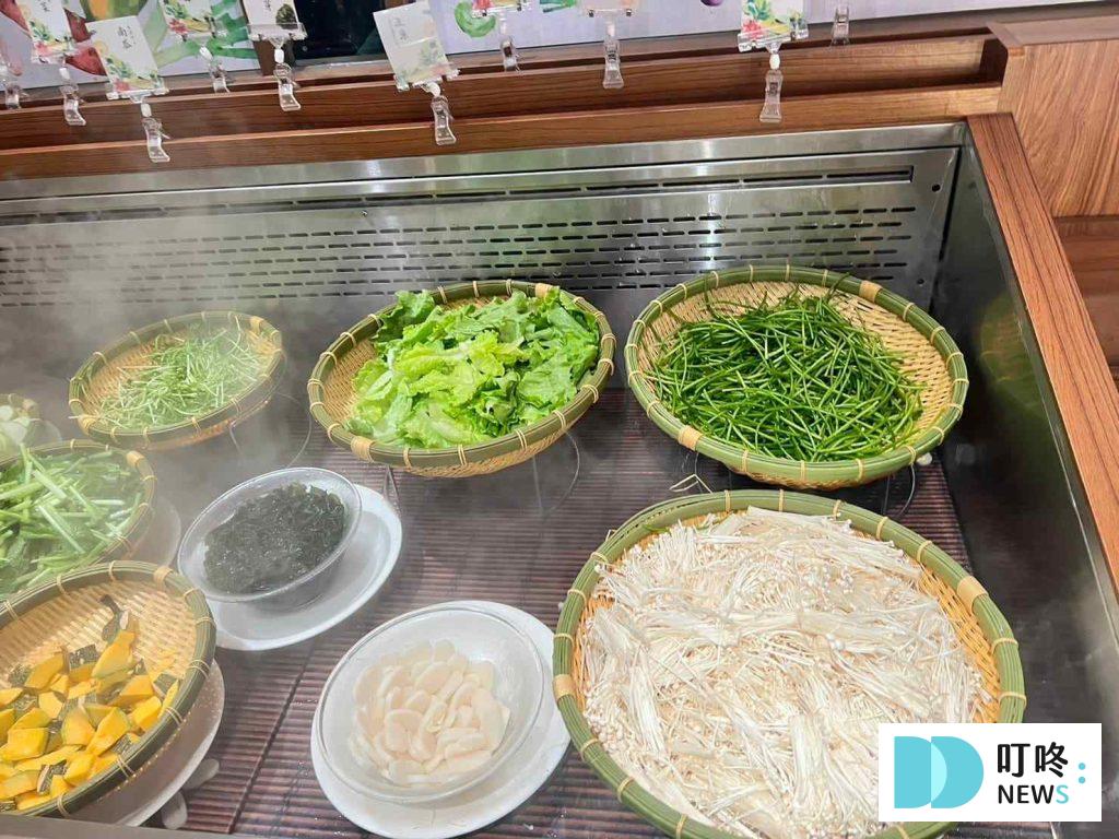 涮乃葉火鍋|評價、訂位、菜單、價格,高cp值涮涮鍋一吃就愛上! 涮乃葉|蔬菜自助區