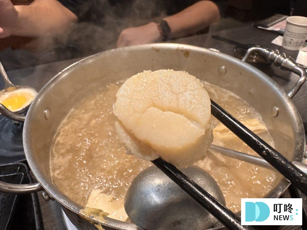 麒麟閣沙茶火鍋|開箱評價、菜單、價格、交通、必點、炸雞翅、旗魚必點!湯頭底蘊十足!老字號在地火鍋店! 麒麟閣沙茶火鍋_干貝
