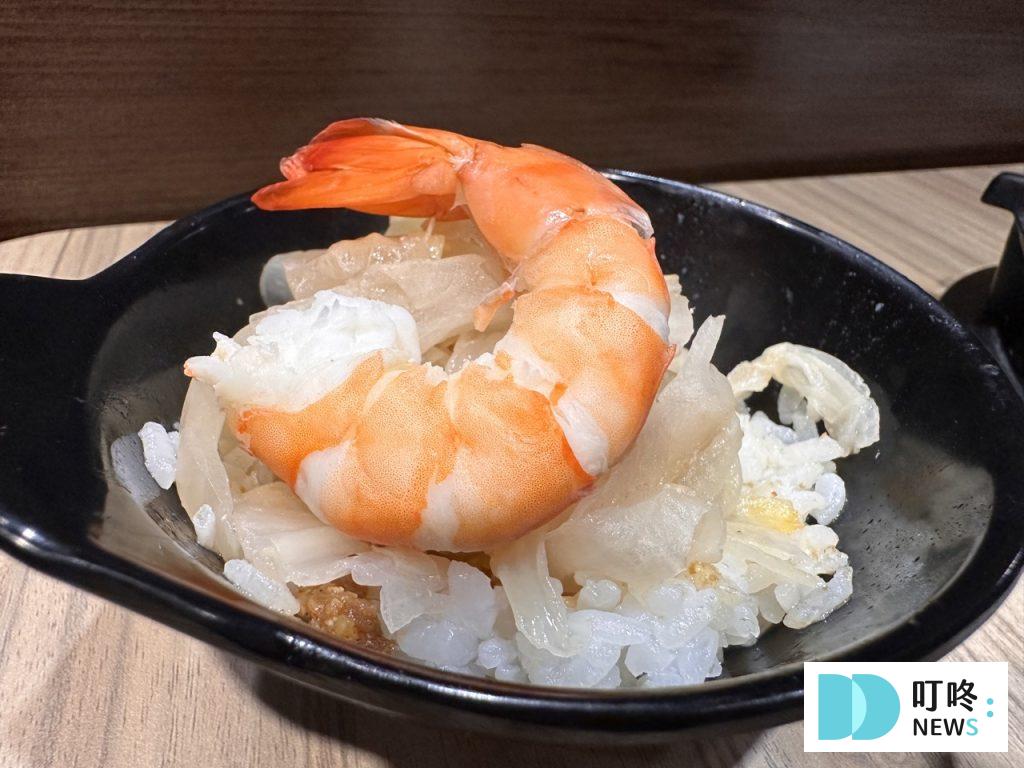 鍋in|小火鍋、火烤兩吃鍋開箱!大學生必去的平價火鍋店!公館 鍋in_蝦子剝殼