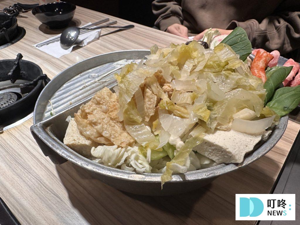 鍋in|小火鍋、火烤兩吃鍋開箱!大學生必去的平價火鍋店!公館 鍋in_酸菜白肉火烤鍋