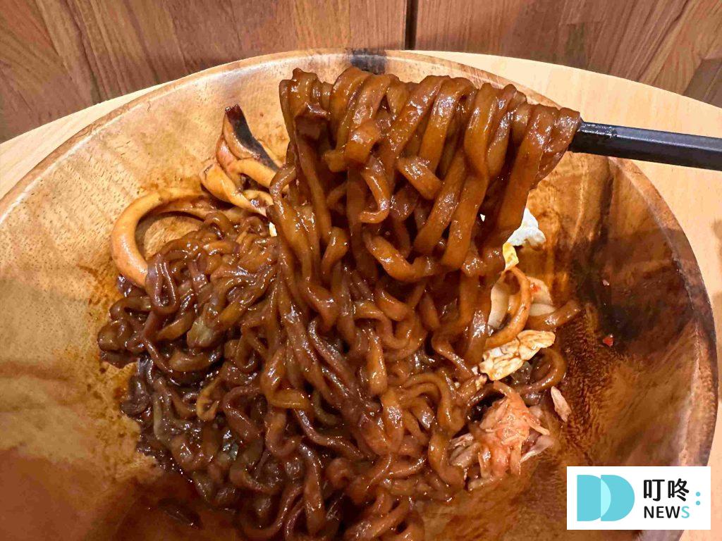 炸王炸醬麵_麵體