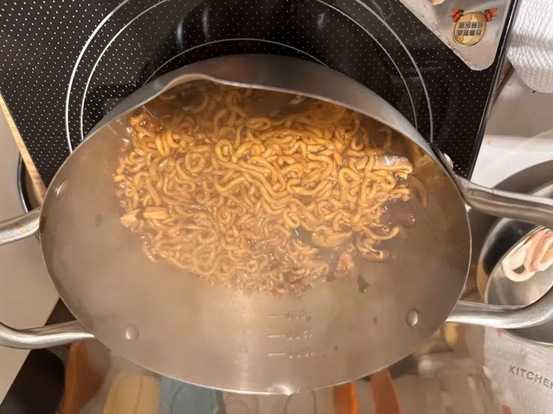 浣熊炸醬烹煮