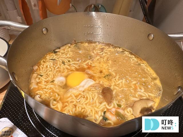 不倒翁泡麵金拉麵烹煮
