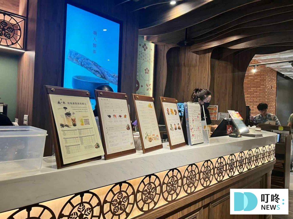 瘋一鍋|頂鮮鍋物評價、訂位、菜單、價格,新北最大百貨裕隆城美食,強強組合火鍋配手搖飲料! 瘋一鍋頂鮮鍋物