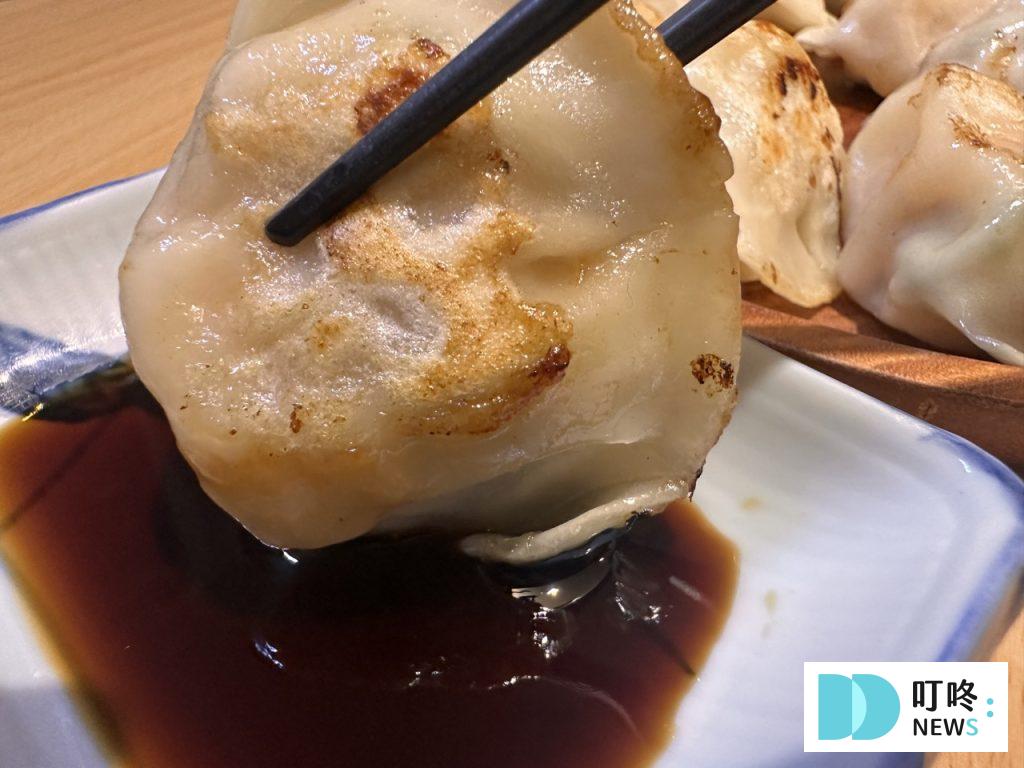碧蓮水餃-綜合蝦煎餃沾醬油