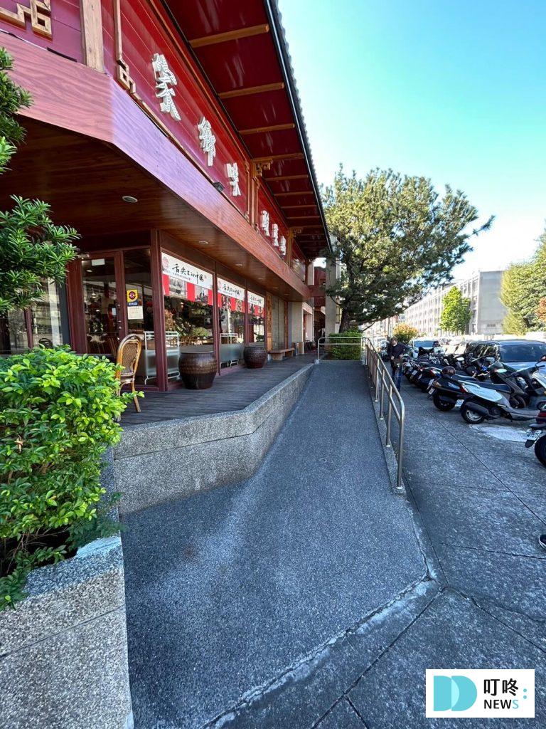 老舅家鄉味|評價、菜單、停車,忠孝路美食推薦、主打正宗東北酸白菜火鍋,台中東區火鍋推薦 老舅家鄉味|店家外觀-2