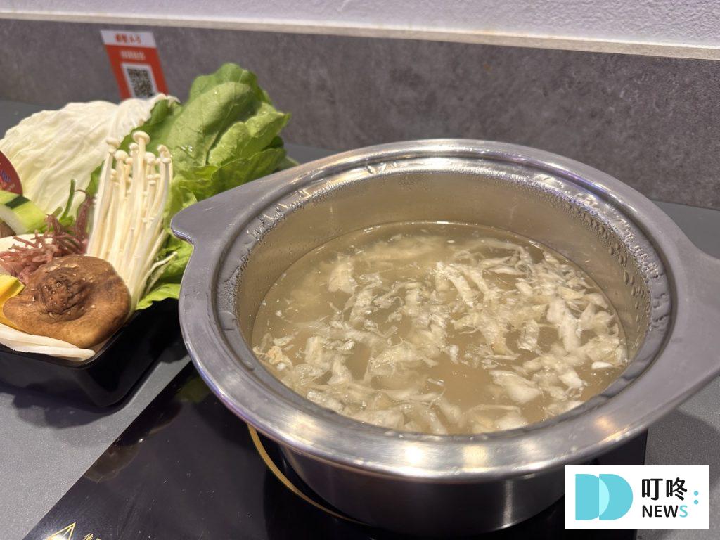 侯黑鍋物|冠軍酸菜+小火鍋!價格、交通、美味度評價懶人包!真實開箱,台北中山區火鍋推薦 侯黑鍋物_酸菜鍋