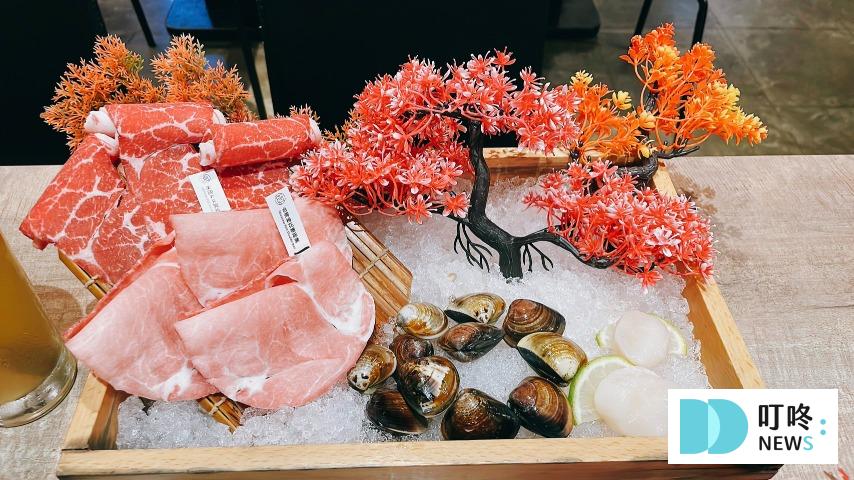 深紅汕頭鍋物|開箱無肉不歡純肉套餐,一人也能免費升級超級海陸饗宴。屠龍秘境專屬海鮮一把抓,優惠拿不完!#台中北屯火鍋 深紅汕頭鍋物|無肉不歡純肉套餐-免費升級海陸雙饗-4