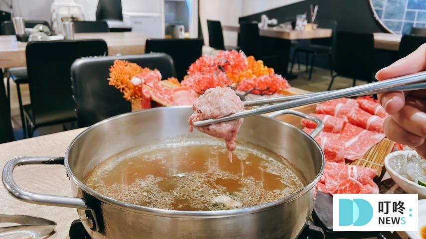 深紅汕頭鍋物|開箱無肉不歡純肉套餐,一人也能免費升級超級海陸饗宴。屠龍秘境專屬海鮮一把抓,優惠拿不完!#台中北屯火鍋 深紅汕頭鍋物|無肉不歡純肉套餐-免費升級海陸雙饗-12