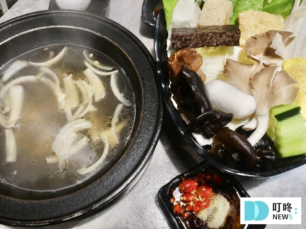 初鍋|板橋區火鍋開箱:平價 CP 值石頭火鍋!食材新鮮但鍋底濃度略顯不足! 初鍋-食物2