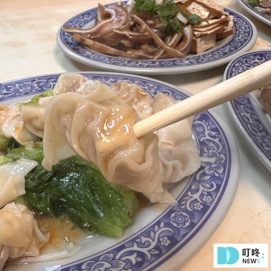 施家鮮肉湯圓| 台北必比登美食:飄香60年的銅板小吃!大橋頭必吃的傳統美食! 施家鮮肉湯圓_紅油炒手2