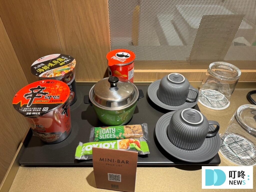 【金普頓大安酒店】台北住宿開箱:寵物友善的五星級飯店!設施與服務完整介紹! 金普頓大安酒店_房間小零食
