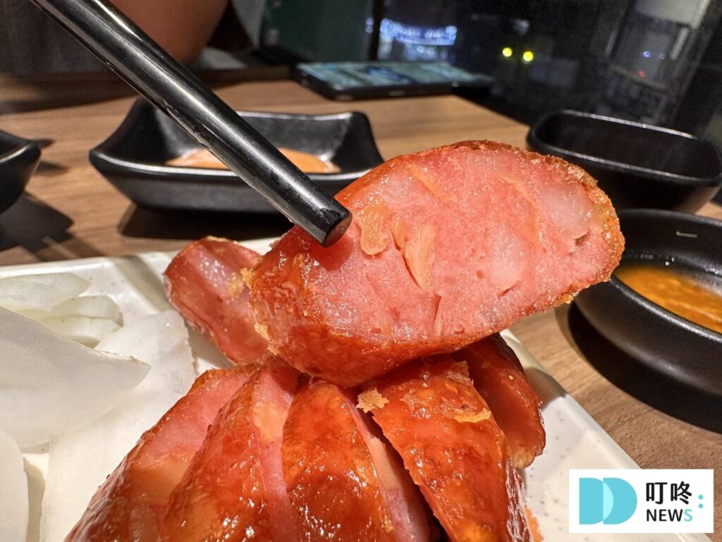 阿城鵝肉|台北必比登美食:煙燻鵝肉、臭豆腐、杏鮑菇香腸必點!雙北最強鵝肉店無誤! 阿城鵝肉_香腸2