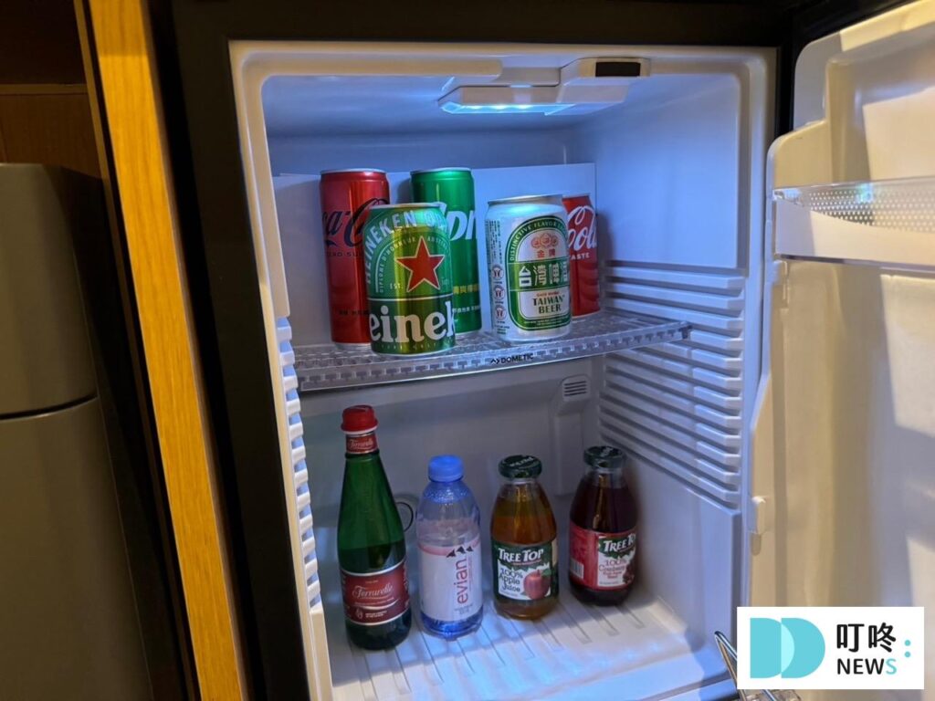 【金普頓大安酒店】台北住宿開箱:寵物友善的五星級飯店!設施與服務完整介紹! 金普頓大安酒店_房間飲料