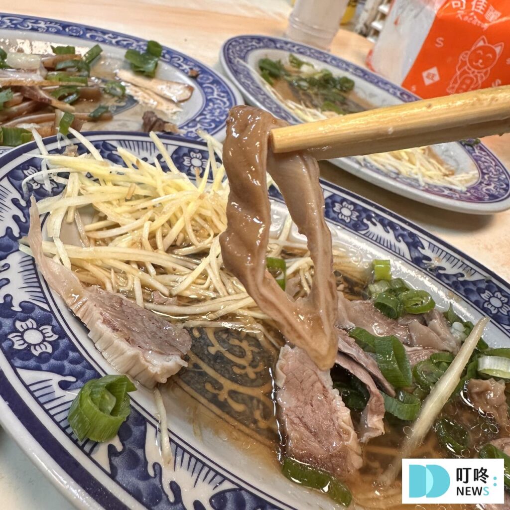施家鮮肉湯圓| 台北必比登美食:飄香60年的銅板小吃!大橋頭必吃的傳統美食! 施家鮮肉湯圓_大腸