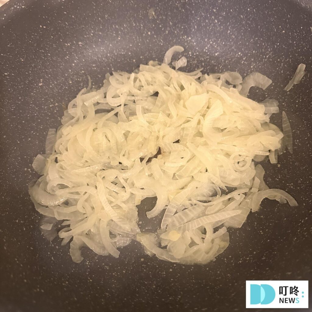 【ZEPPIN 咖哩開箱】 紅酒牛肉超級推薦!連4年獲得國際風味特賞的咖哩塊! ZEPPIN 咖哩_炒洋蔥