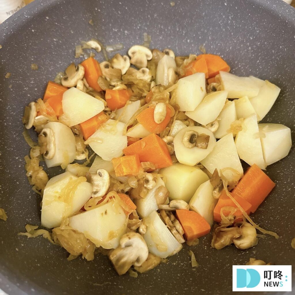【ZEPPIN 咖哩開箱】 紅酒牛肉超級推薦!連4年獲得國際風味特賞的咖哩塊! ZEPPIN 咖哩_馬鈴薯+紅羅波