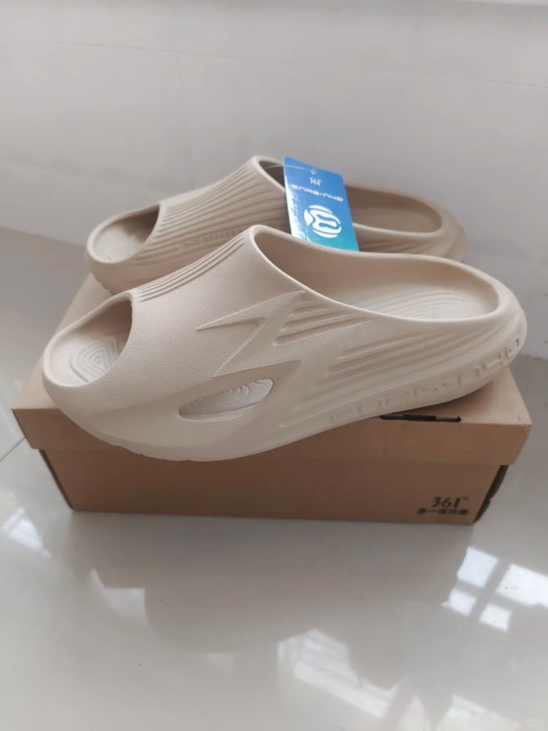 拖鞋推薦｜抗菌防臭、腳底支撐、透氣實測、男版女版推薦：ptt、dcard網友總評比最值得入手的10款外出拖鞋品牌