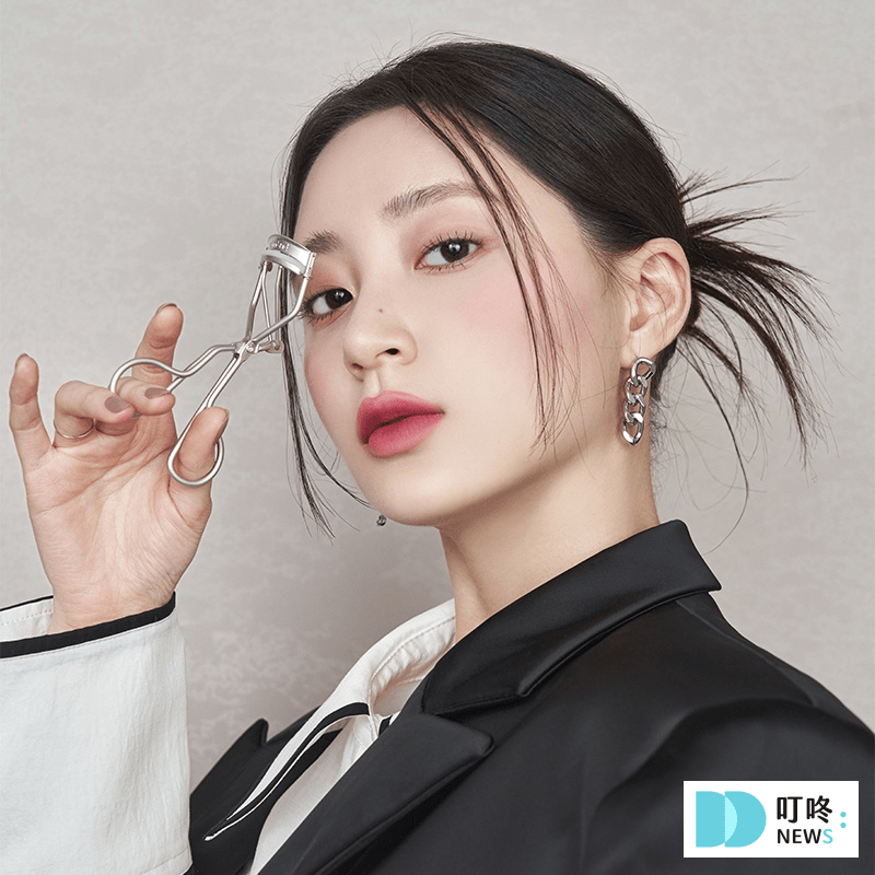 睫毛夾推薦|美妝ptt、dcard激推10款睫毛夾,告訴你睫毛夾怎麼挑?新手也能輕鬆上手! rom&nd 根纖睫毛夾