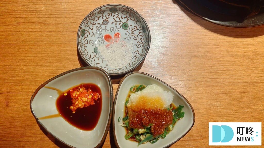 湯棧醬料區辣椒、醬油、蘿蔔泥等配料