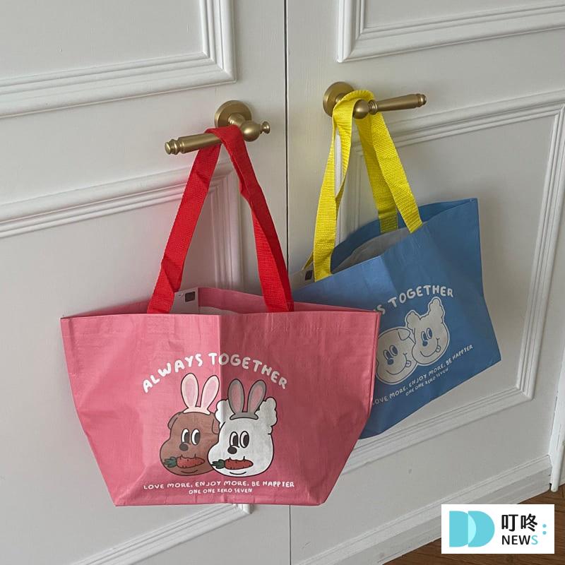 韓國文創品牌20家:Dinotaeng、SecondMorning、depound、oh lolly day!,必買可愛小物一次看!文青療癒韓國文創品牌推薦 1107 일일공칠 EVERYDAY BAG 卷毛狗 折耳狗 購物袋 環保袋 $210