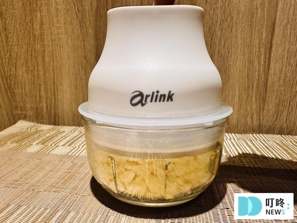 【Arlink 鬆搗菜菜籽開箱】多功能電動食物調理!價格、規格、評價懶人包! Arlink 鬆搗菜菜籽_蒜頭搗蒜2