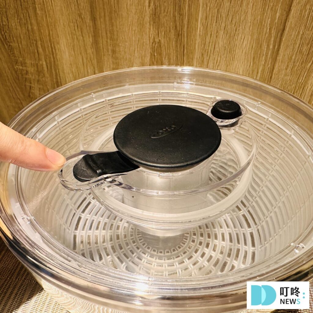 OXO 蔬菜脫水器_停止鈕