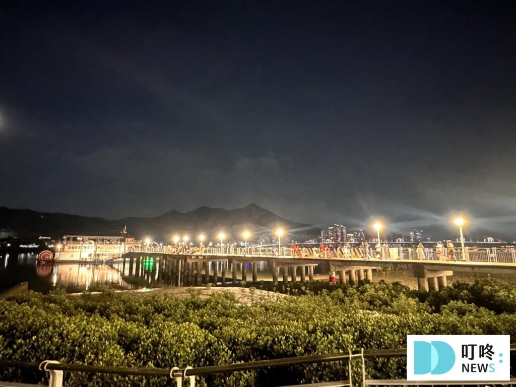 【關渡碼頭貨櫃市集】台北最新市集開箱!營業時間、交通、美食一次看! 關渡碼頭貨櫃市集_夜晚3
