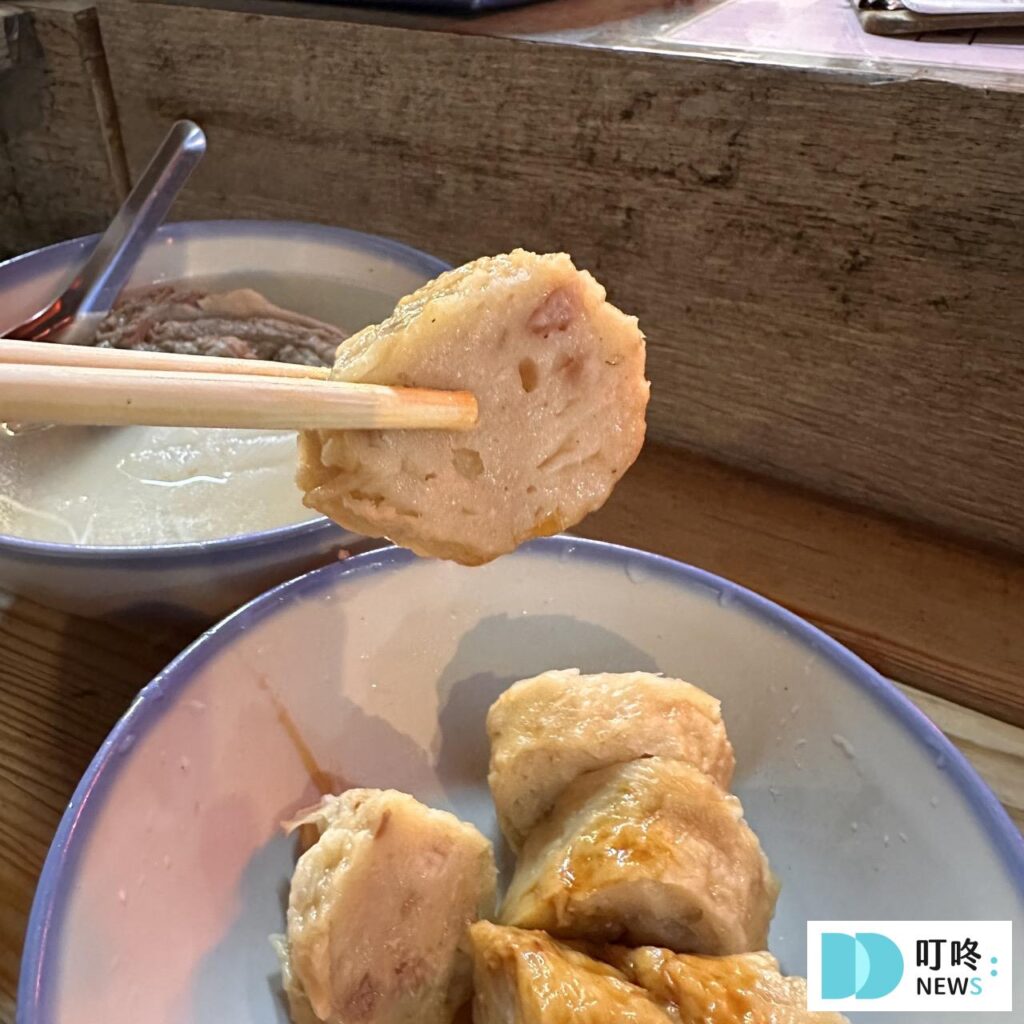 【灶頂原汁排骨湯高麗菜飯】台北必比登美食: 只要 30 元就能品嚐的經典美味開箱! 灶頂原汁排骨湯高麗菜飯_招牌肉捲2