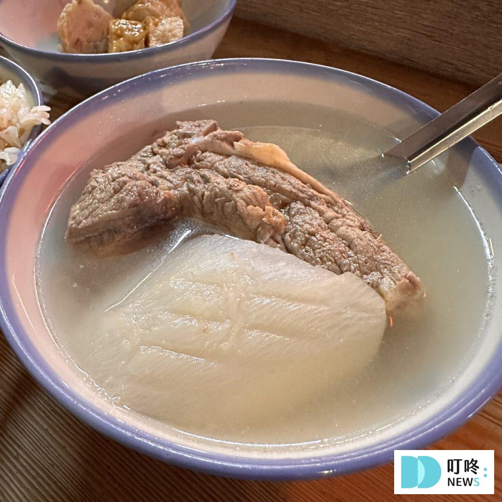 灶頂原汁排骨湯高麗菜飯_排骨湯