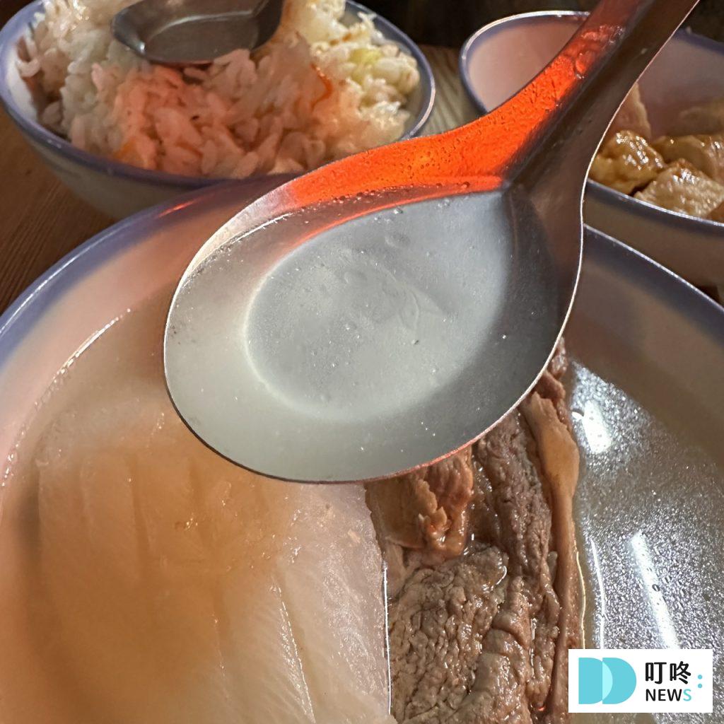 灶頂原汁排骨湯高麗菜飯_排骨湯2