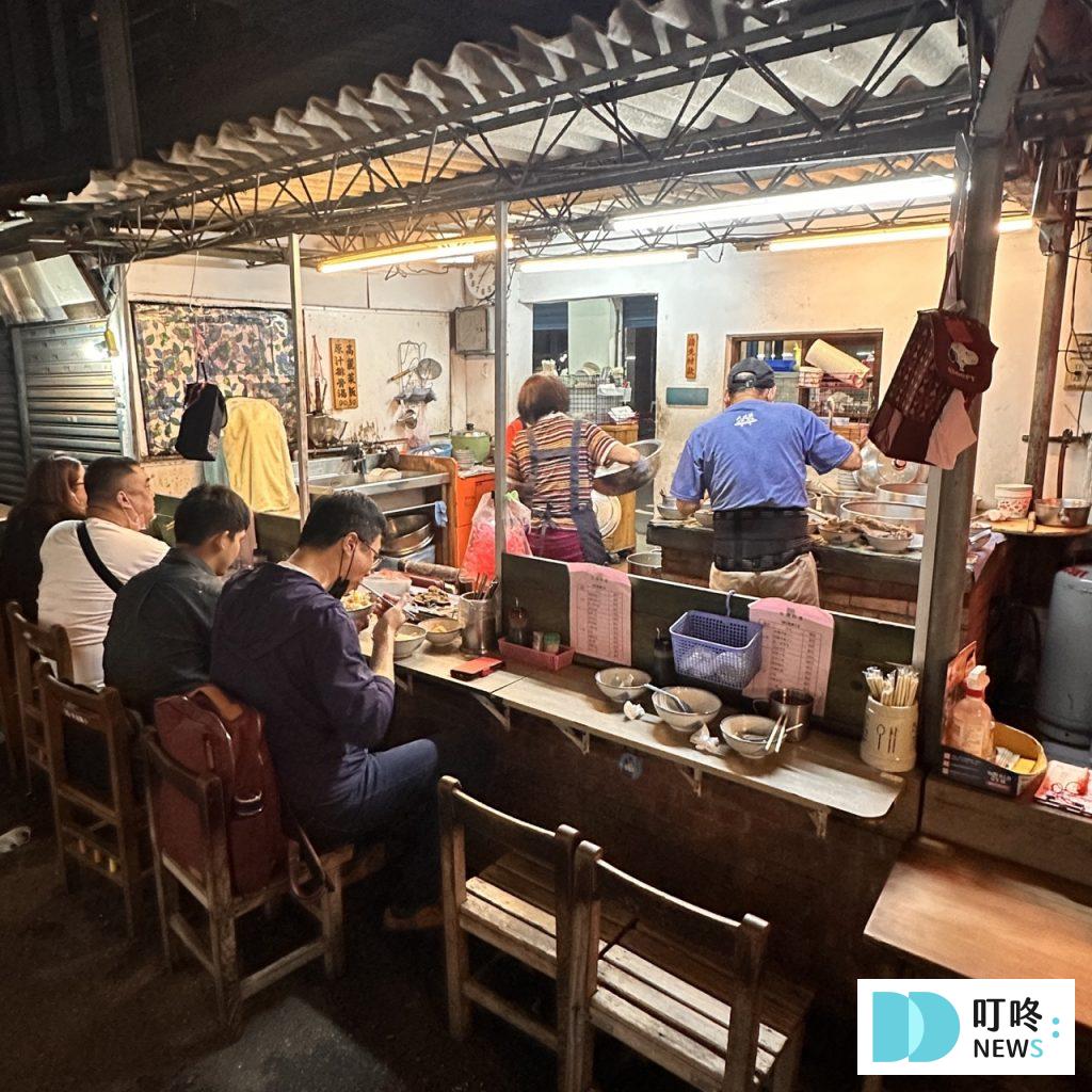 灶頂原汁排骨湯高麗菜飯_座位