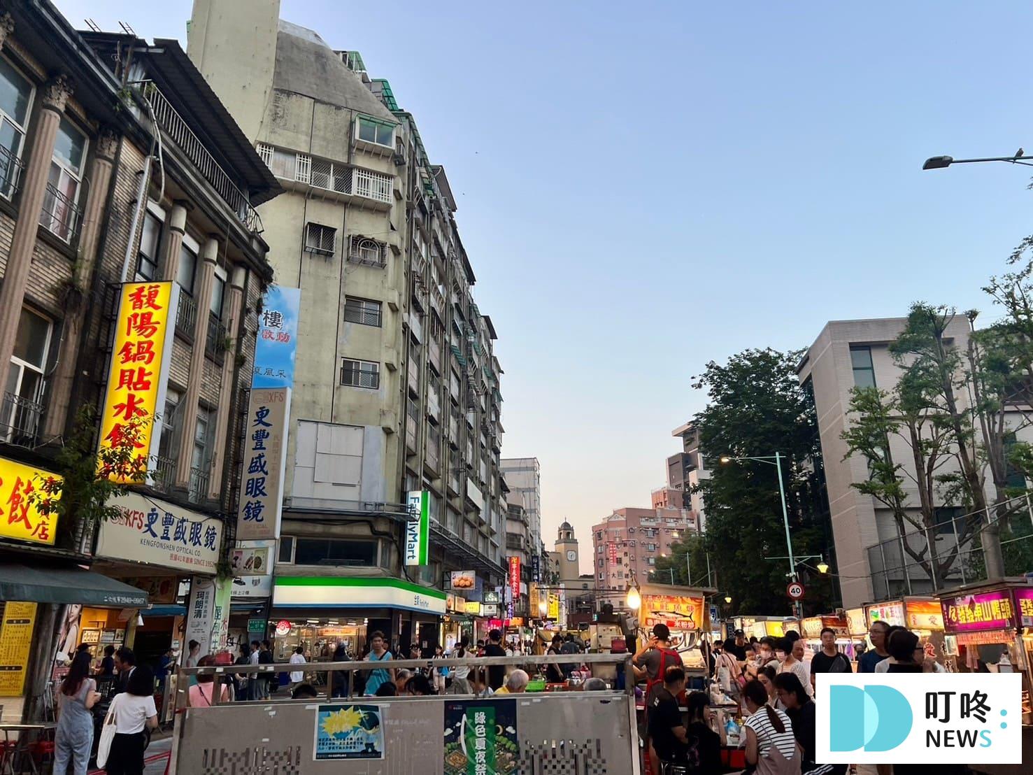 暴暴龍日式迷你火鍋城|在地老饕必點黑蒜湯頭,寧夏夜市隱藏版小火鍋,菜單、交通、評論一次看 暴暴龍日式迷你火鍋城|交通停車
