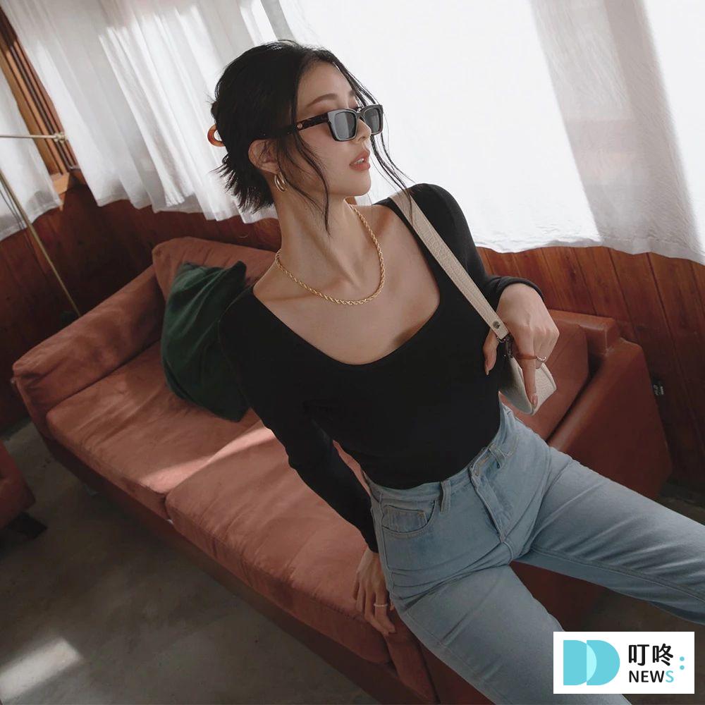 8. 【胸前火辣小心機】AIR SPACE LADY WARM↑UP方領輕絨發熱BRA TOP $502