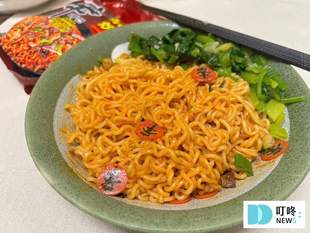辛拉麵炒麵開箱心得評價:PTT、Dcard好評推薦!口感、煮法、價格報你知! 辛拉麵炒麵 | 食用評價